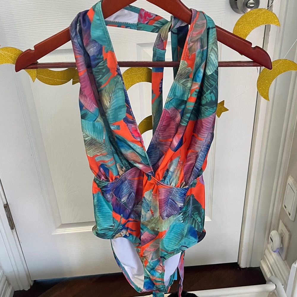 Unique 21- Tropical Leaf Print One-Piece Swimsuit